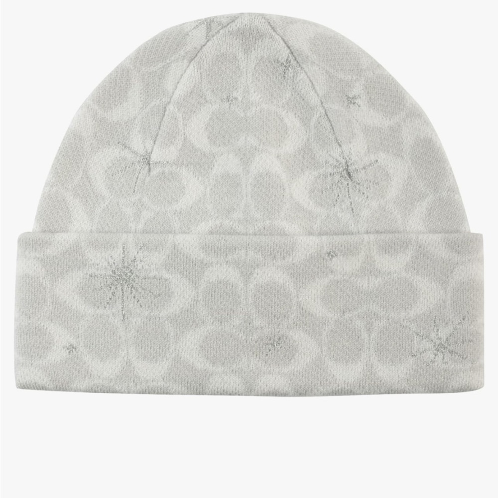 Coach Woman’s signature C star beanie Chalk NWT